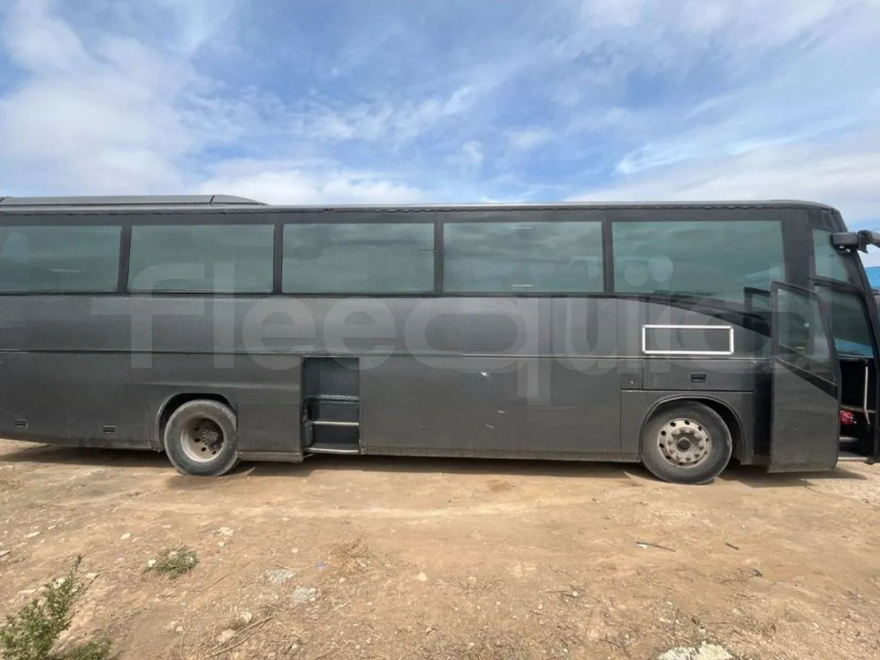 Volvo Eurostar E B12 4X2 12A/ Euro 2 - 309 Kw - 12 Mt - right side doors open