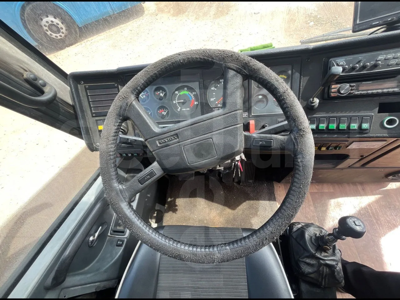 Volvo Eurostar E B12 4X2 12A/ Euro 2 - 309 Kw - 12 Mt - steering wheel photo