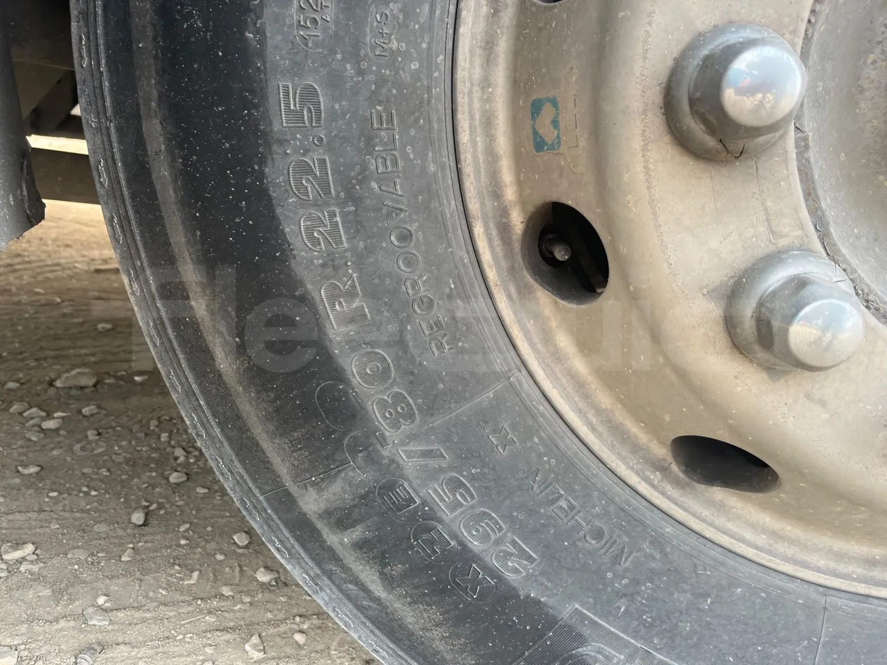 Volvo Eurostar E B12 4X2 12A/ Euro 2 - 309 Kw - 12 Mt - rear left tire photo