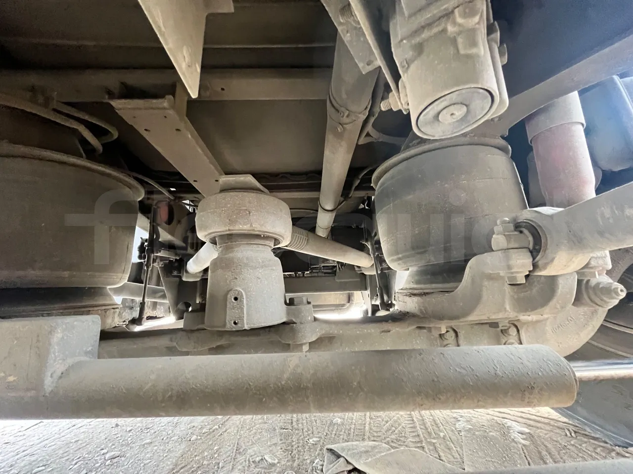 Volvo Eurostar E B12 4X2 12A/ Euro 2 - 309 Kw - 12 Mt - front axle left side