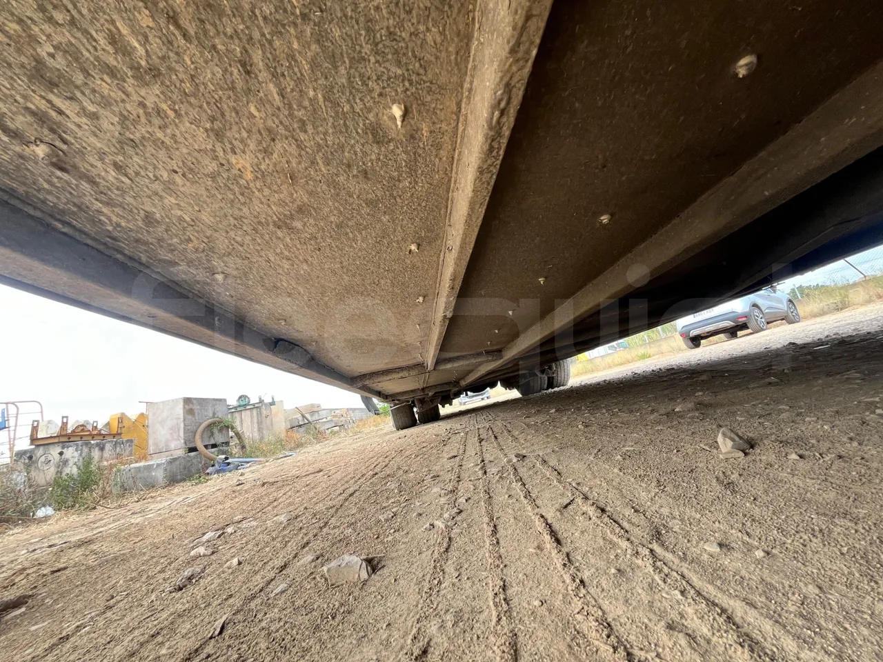 Volvo Eurostar E B12 4X2 12A/ Euro 2 - 309 Kw - 12 Mt - central undercarriage photo