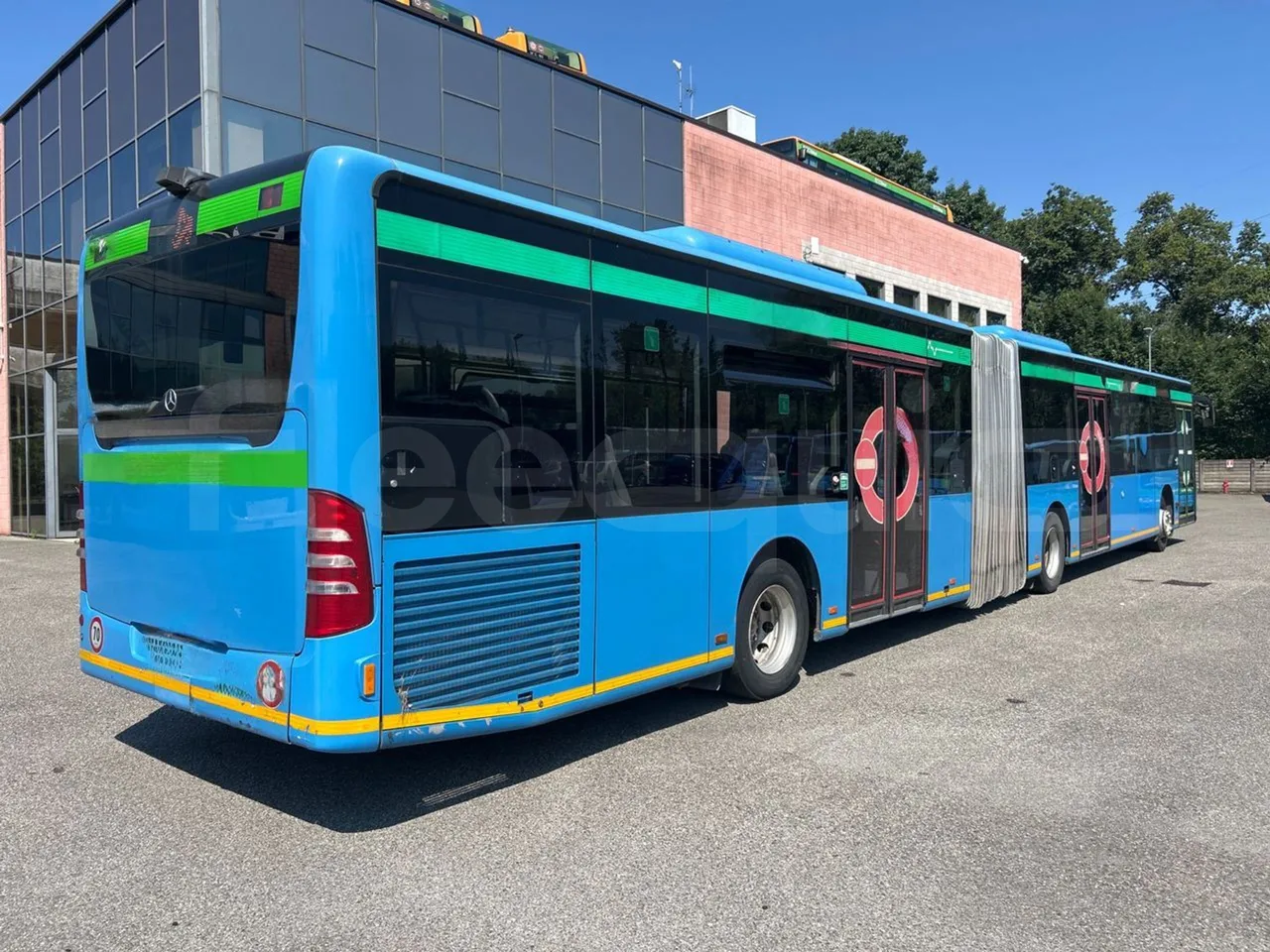 Mercedes-Benz Citaro G O530/Euro 4 - 260 Kw - 17,940 Mt - 3/4 right rear doors closed