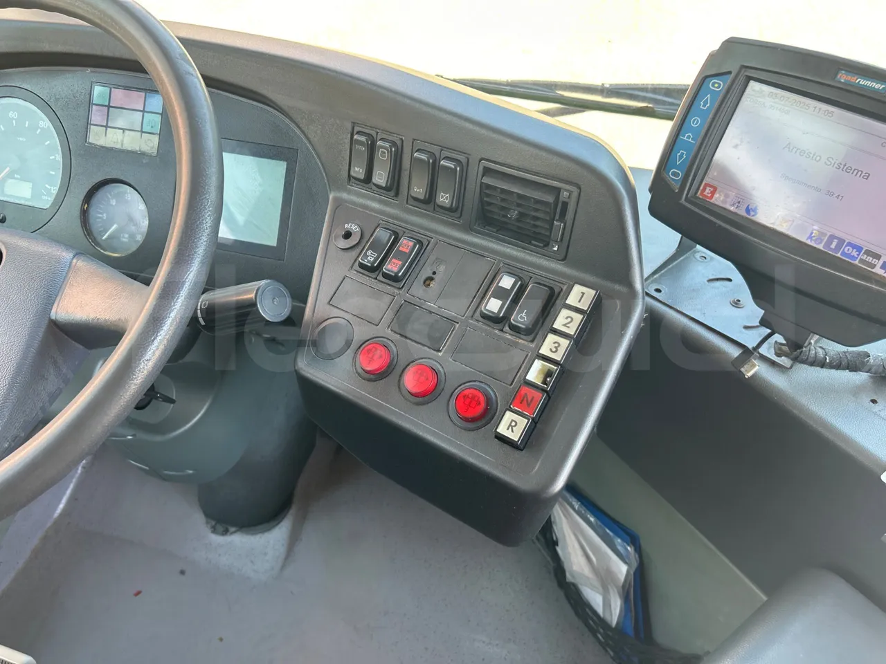 Mercedes-Benz Citaro G O530/Euro 4 - 260 Kw - 17,940 Mt - radio accessories photo