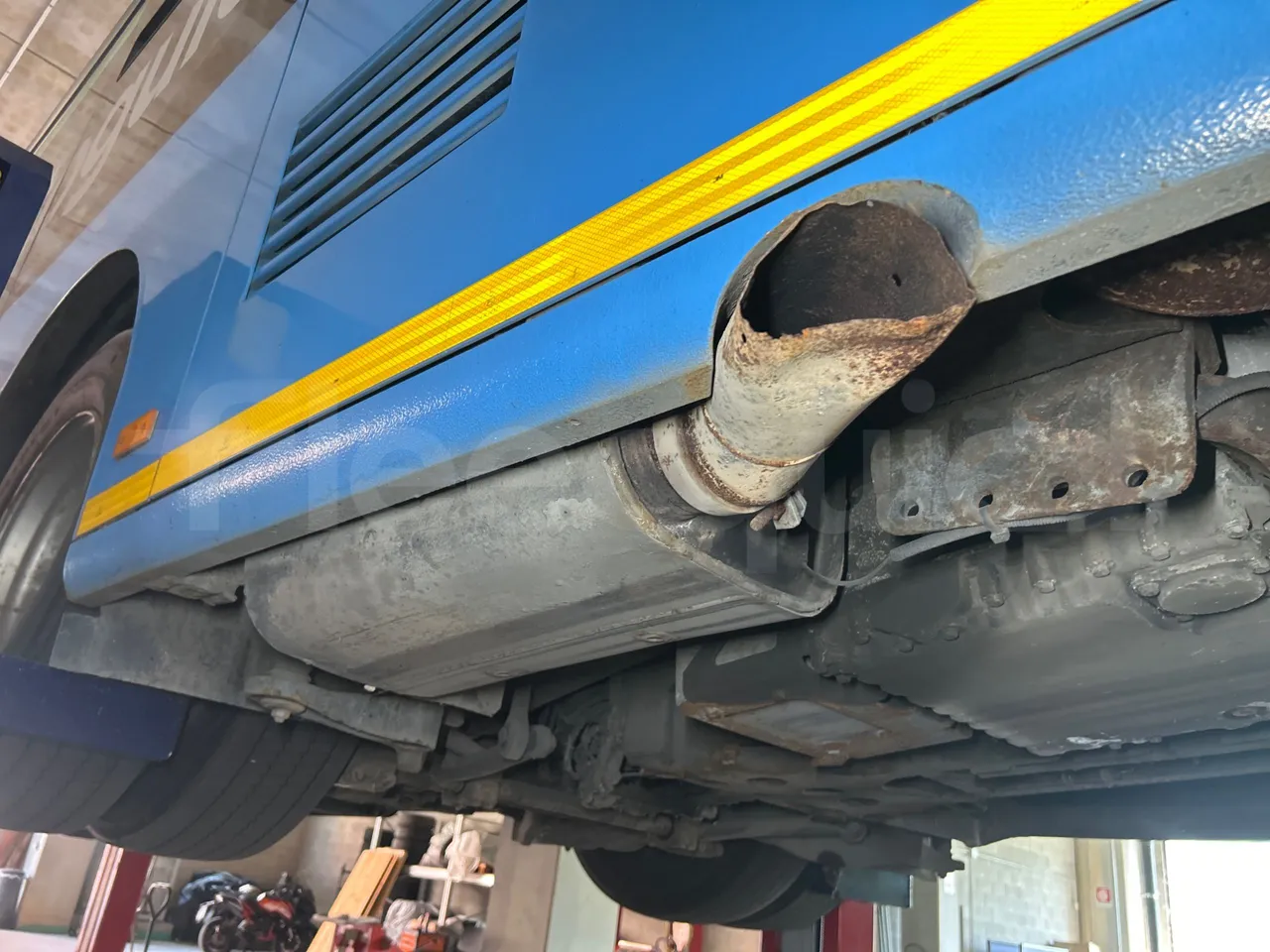 Mercedes-Benz Citaro G O530/Euro 4 - 260 Kw - 17,940 Mt - exhaust photo