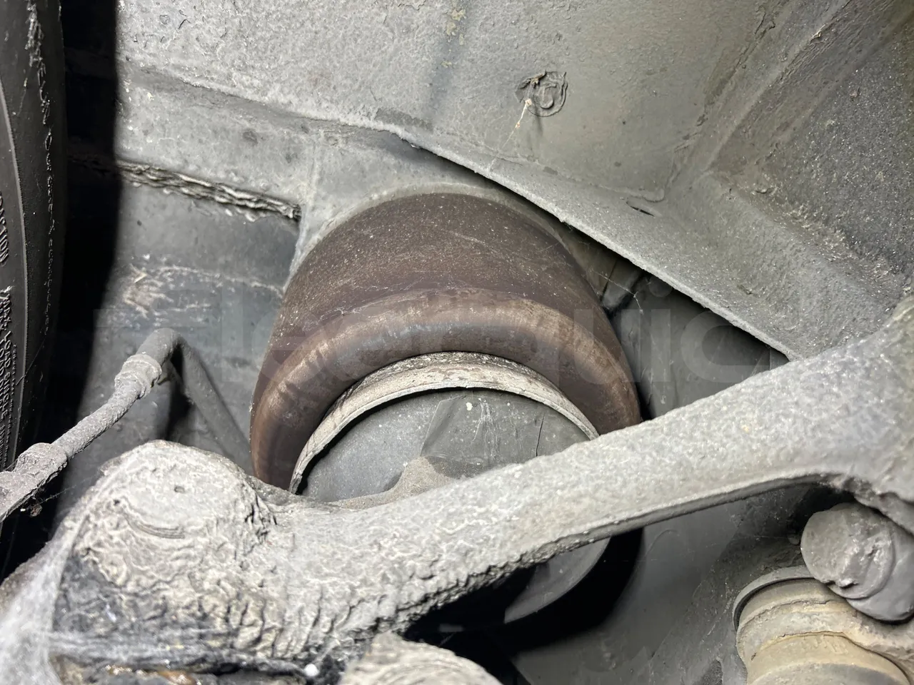 Mercedes-Benz Citaro G O530/Euro 4 - 260 Kw - 17,940 Mt - front air springs left