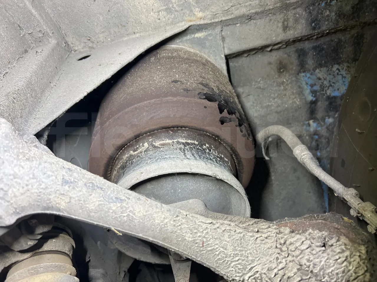 Mercedes-Benz Citaro G O530/Euro 4 - 260 Kw - 17,940 Mt - front air springs right