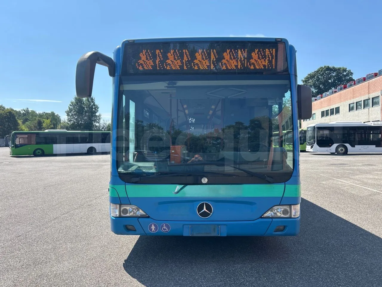 Mercedes-Benz Citaro G O530/Euro 4 - 260 Kw - 17,940 Mt - front photo