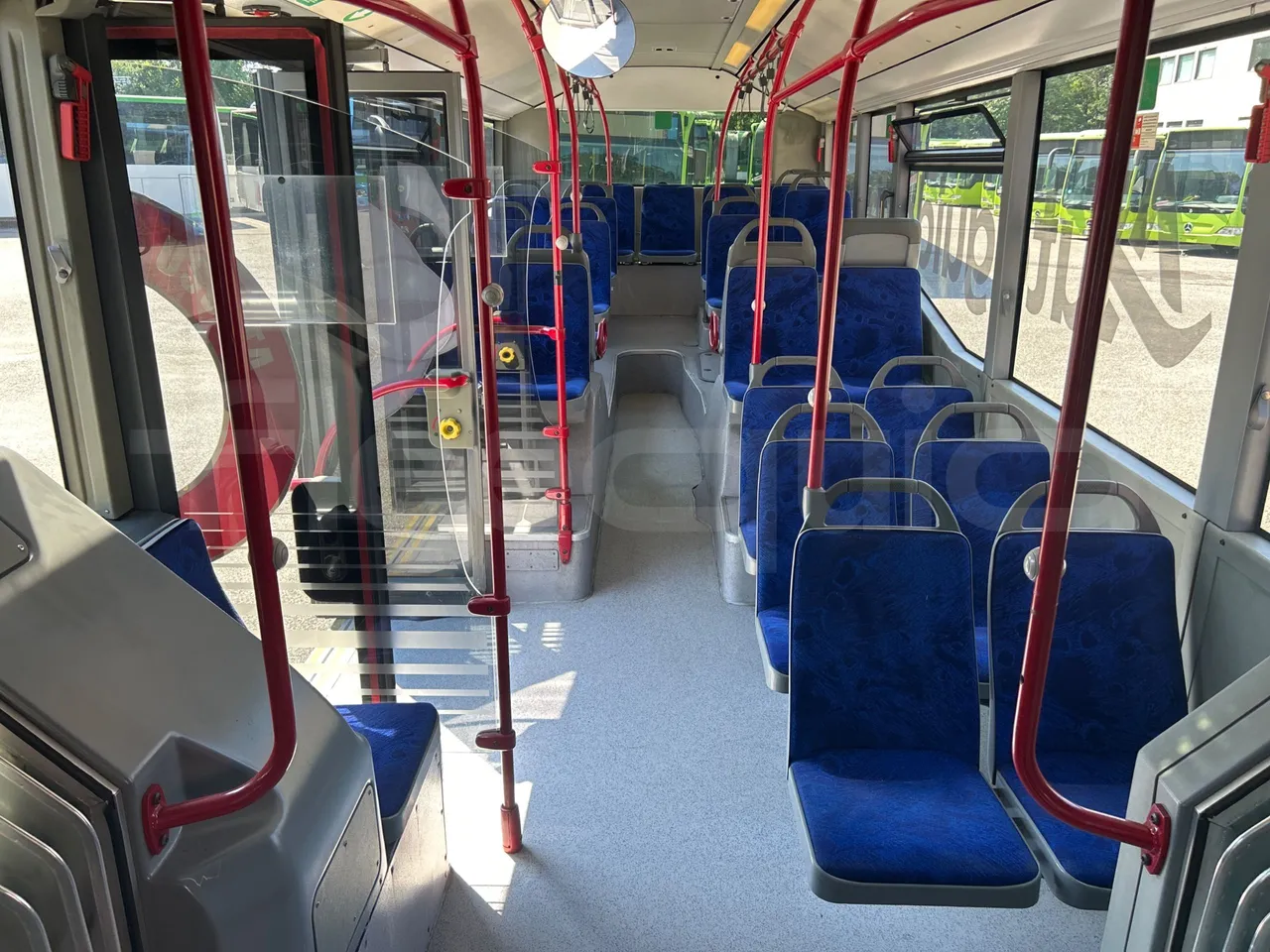 Mercedes-Benz Citaro G O530/Euro 4 - 260 Kw - 17,940 Mt - reverse view middle aisle