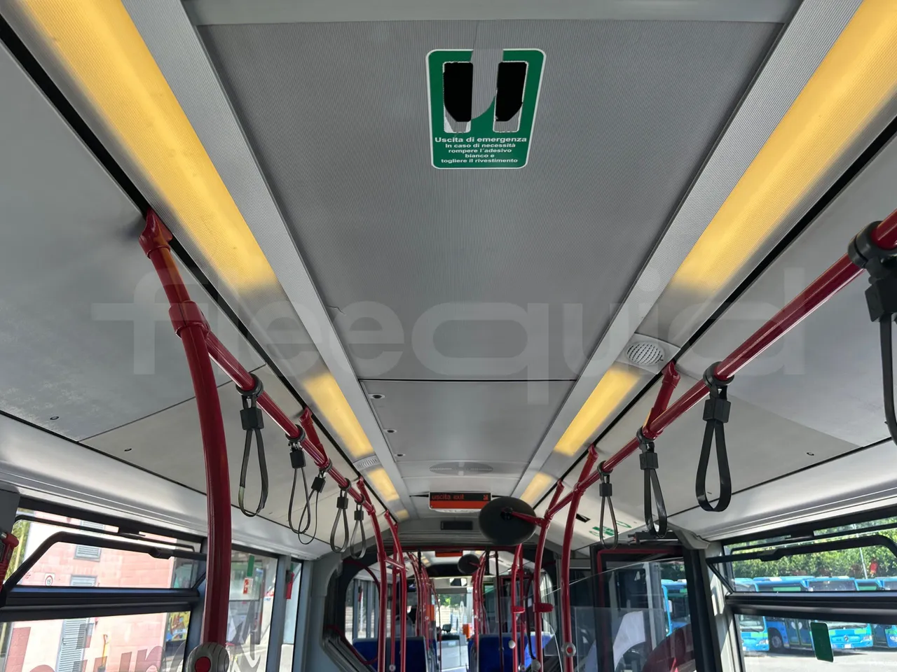 Mercedes-Benz Citaro G O530/Euro 4 - 260 Kw - 17,940 Mt - overhead compartments photo