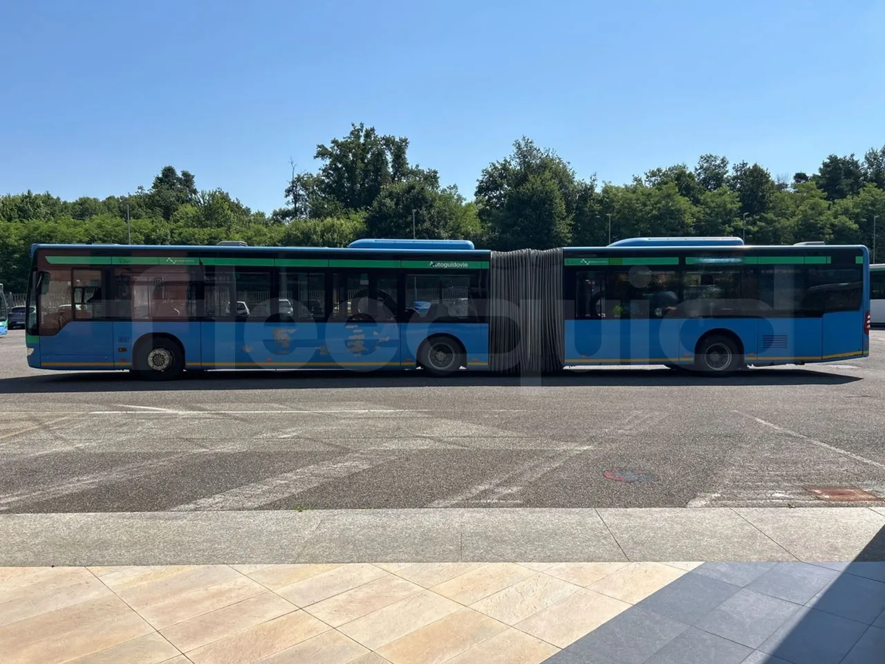 Mercedes-Benz Citaro G O530/Euro 4 - 260 Kw - 17,940 Mt - left side photo