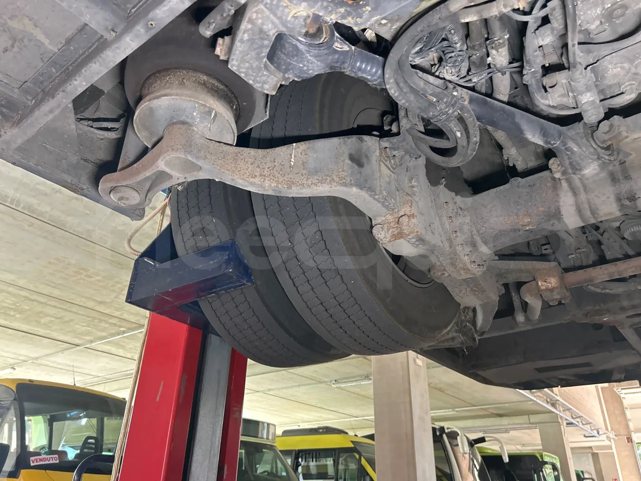 Mercedes-Benz Citaro G O530/Euro 4 - 260 Kw - 17,940 Mt - axle 3 right side