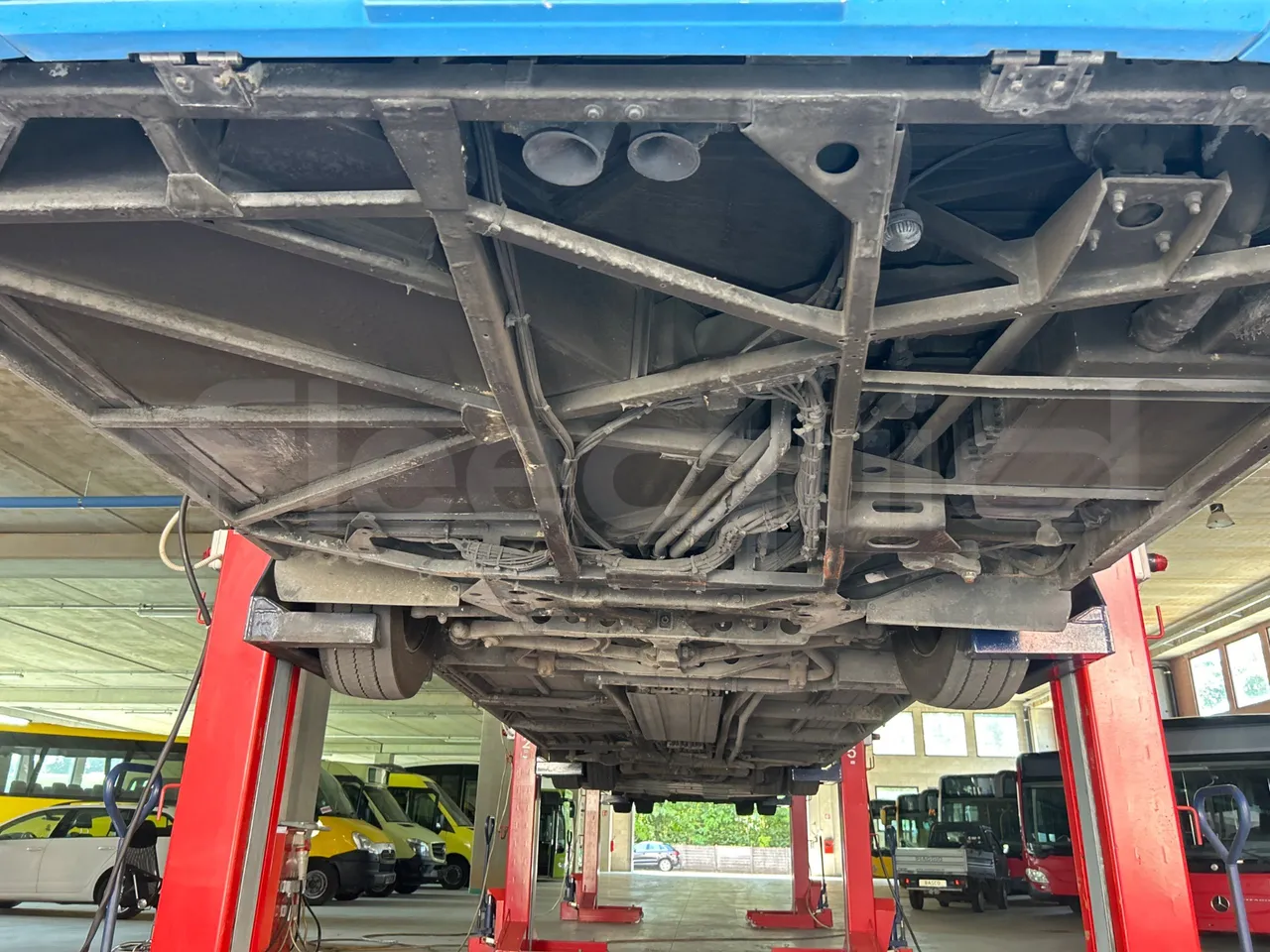 Mercedes-Benz Citaro G O530/Euro 4 - 260 Kw - 17,940 Mt - front undercarriage from front