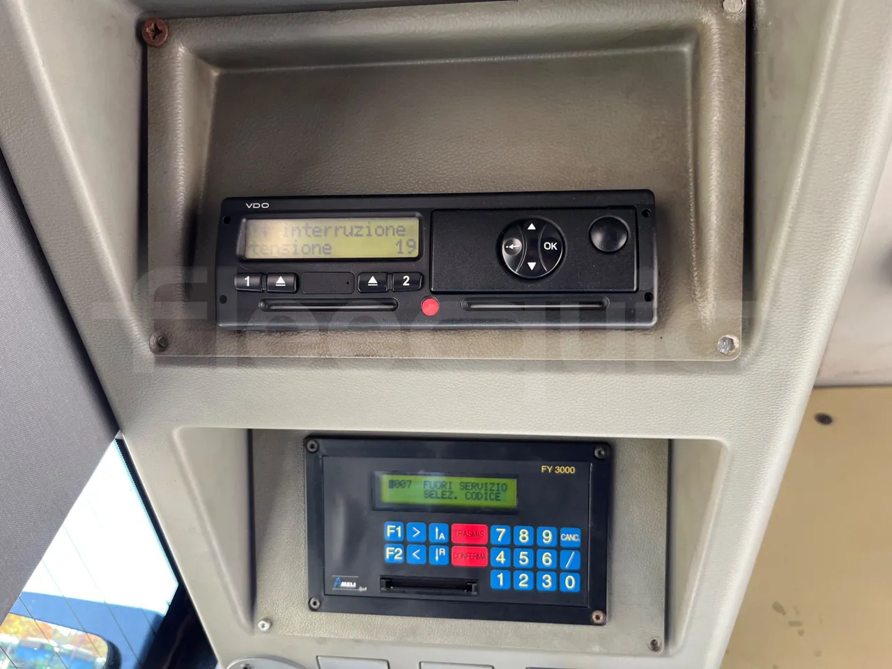 Mercedes-Benz O 530 G- 3P - Euro5 - 260kW - 17.940mt - command unit indicators