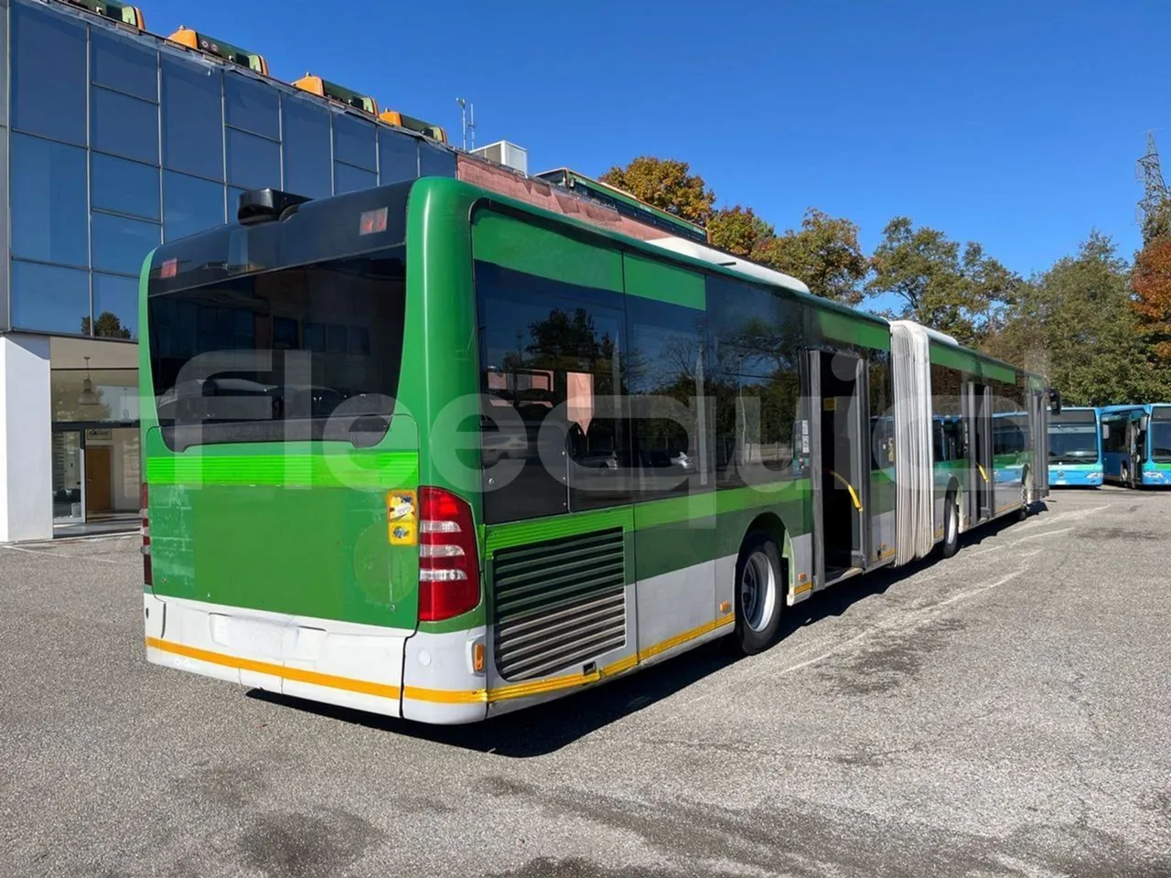 Mercedes-Benz O 530 G- 3P - Euro5 - 260kW - 17.940mt - 3/4 right rear doors open