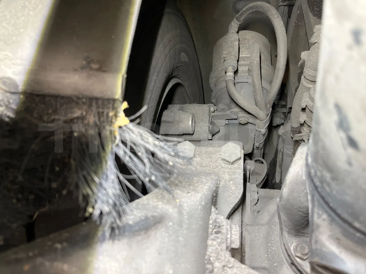 Mercedes-Benz O 530 G- 3P - Euro5 - 260kW - 17.940mt - axel 3 caliper brakes left