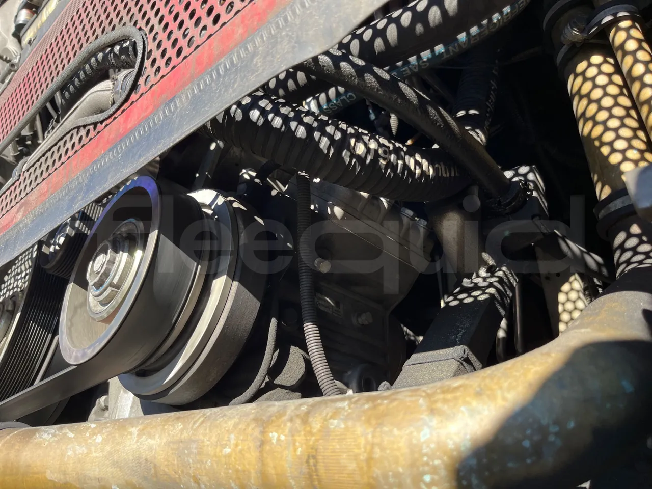 Mercedes-Benz O 530 G- 3P - Euro5 - 260kW - 17.940mt - air conditioning compressor