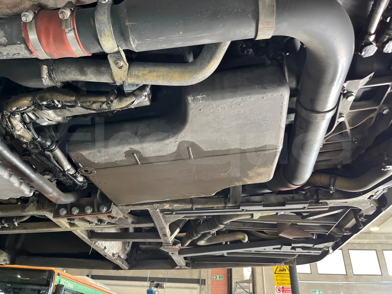 Mercedes-Benz O 530 G- 3P - Euro5 - 260kW - 17.940mt - engine without protection