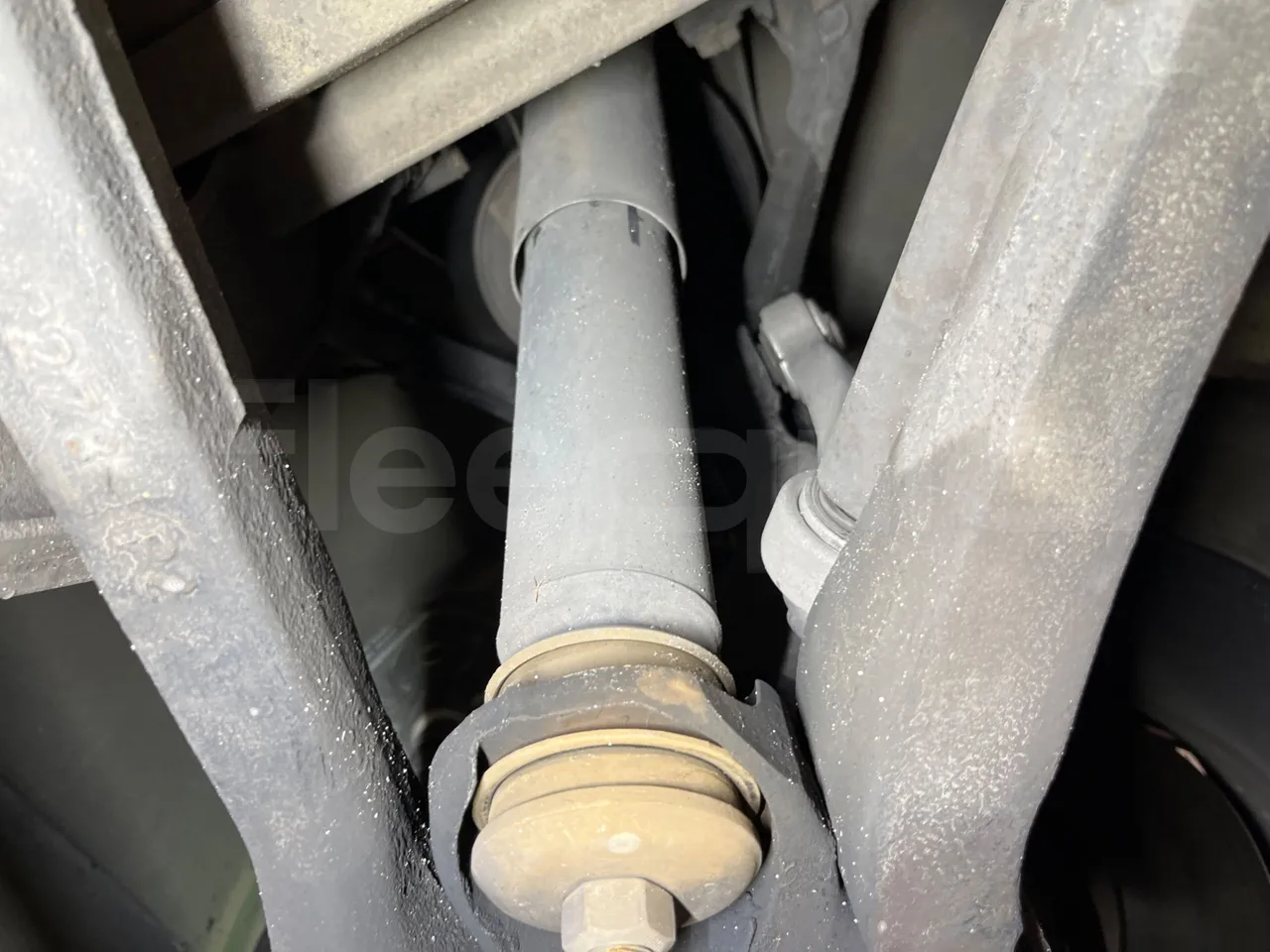 Mercedes-Benz O 530 G- 3P - Euro5 - 260kW - 17.940mt - front shock absorbers right