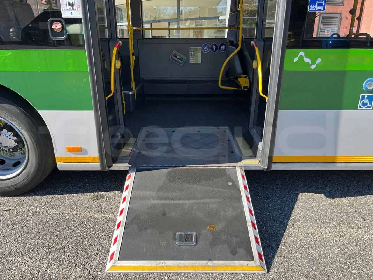 Mercedes-Benz O 530 G- 3P - Euro5 - 260kW - 17.940mt - platform open photo