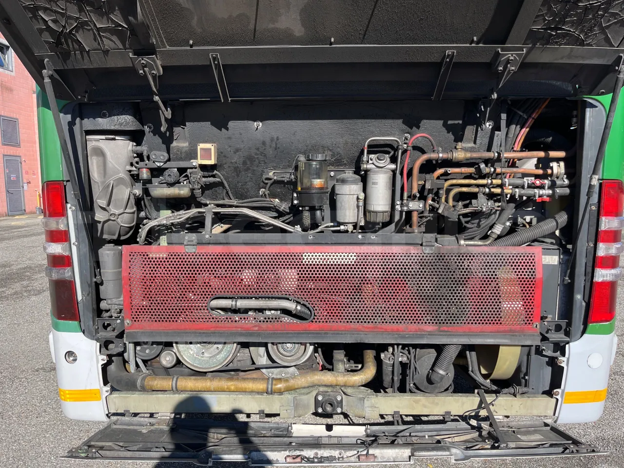 Mercedes-Benz O 530 G- 3P - Euro5 - 260kW - 17.940mt - rear hatch open