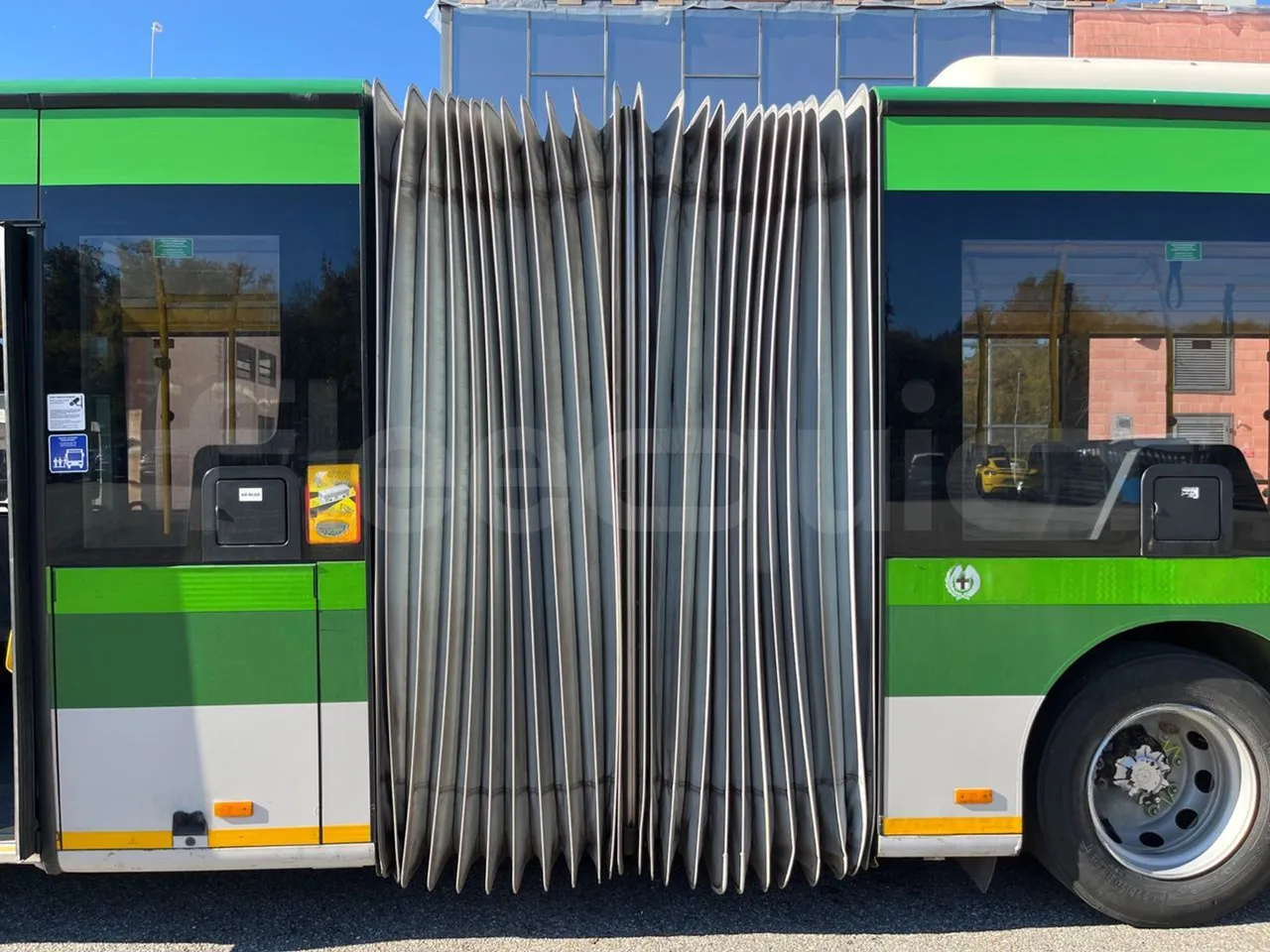 Mercedes-Benz O 530 G- 3P - Euro5 - 260kW - 17.940mt - turntable external (18m)