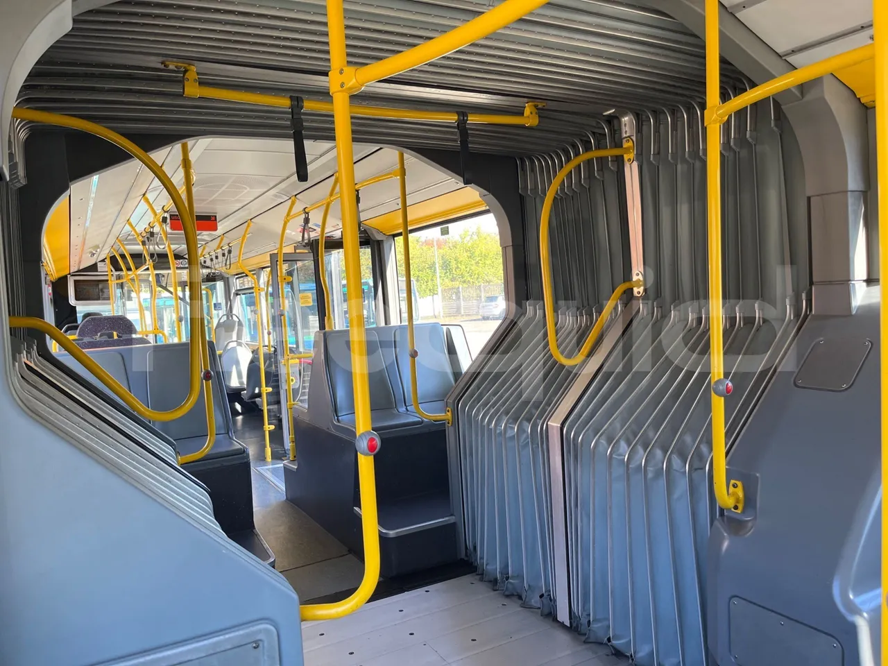 Mercedes-Benz O 530 G- 3P - Euro5 - 260kW - 17.940mt - turntable internal (18m)