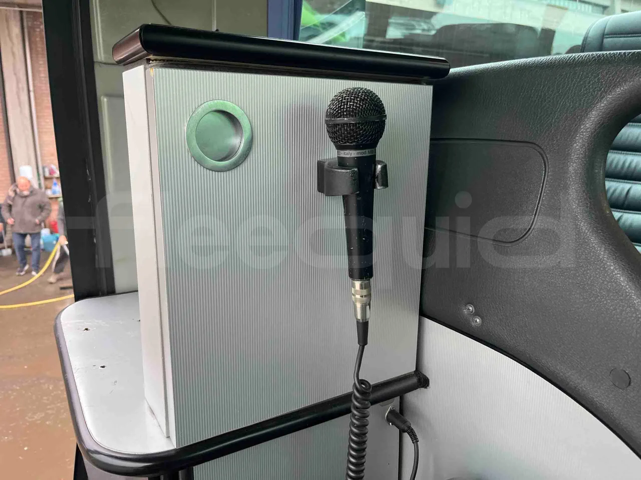 Irisbus Domino 391E.12.38 - EUR2 -276kW -12m - hostes microphone accessories photo