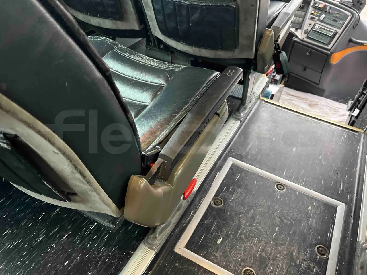 Irisbus Domino 391E.12.38 - EUR2 -276kW -12m - armrest detail photo