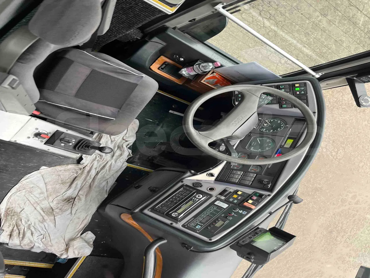 Irisbus Domino 391E.12.38 - EUR2 -276kW -12m - buttons panels on