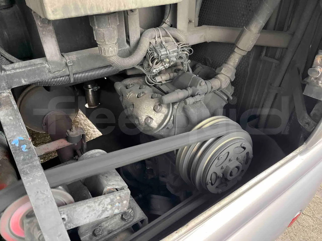 Irisbus Domino 391E.12.38 - EUR2 -276kW -12m - air conditioning compressor