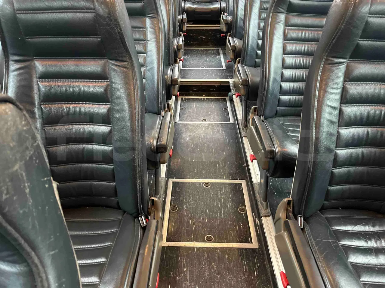 Irisbus Domino 391E.12.38 - EUR2 -276kW -12m - floor hatches photo