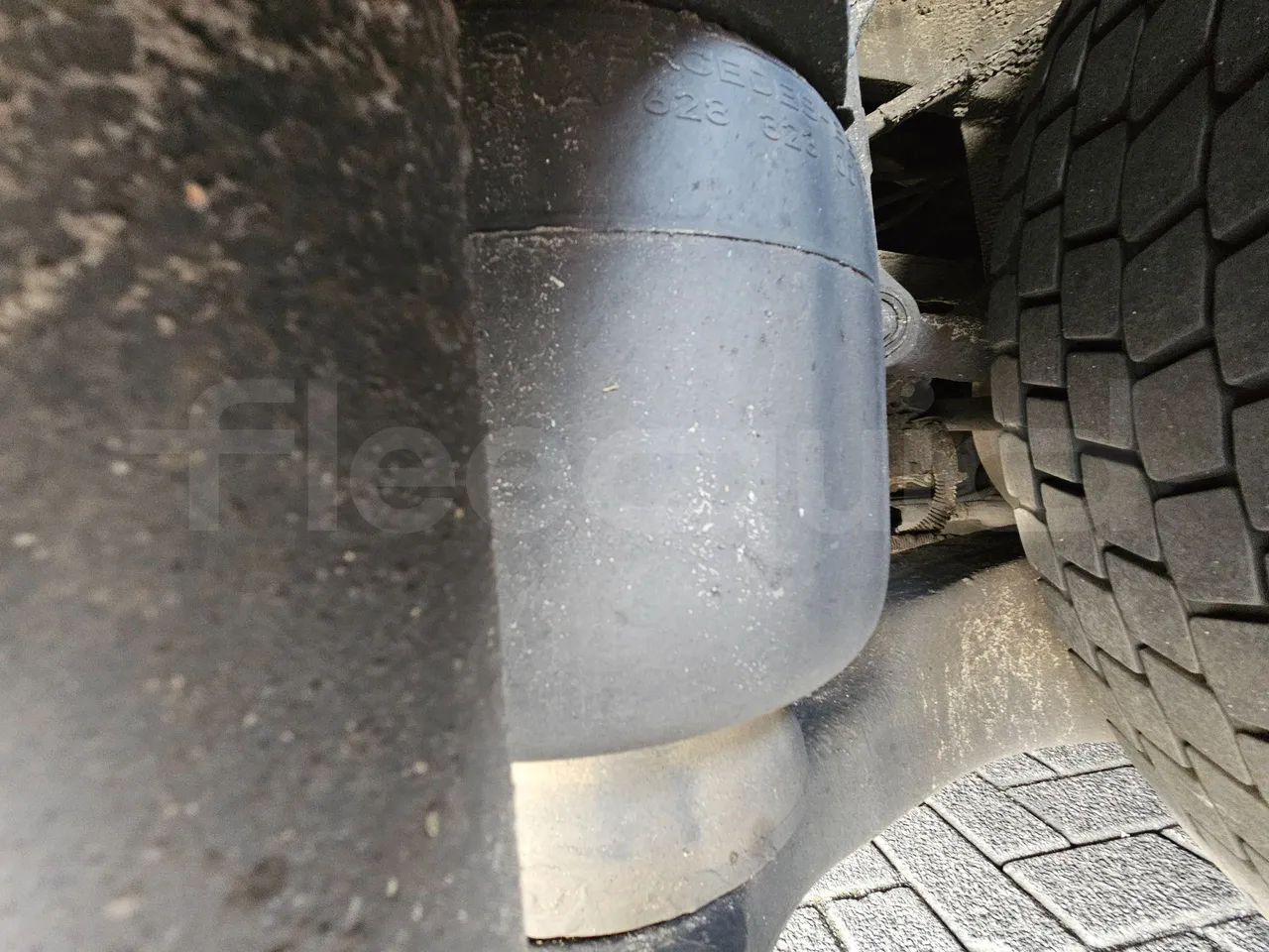 Setra S517 410 03 -EUR6-315kW -13.94m - axel 2 air springs 1 left