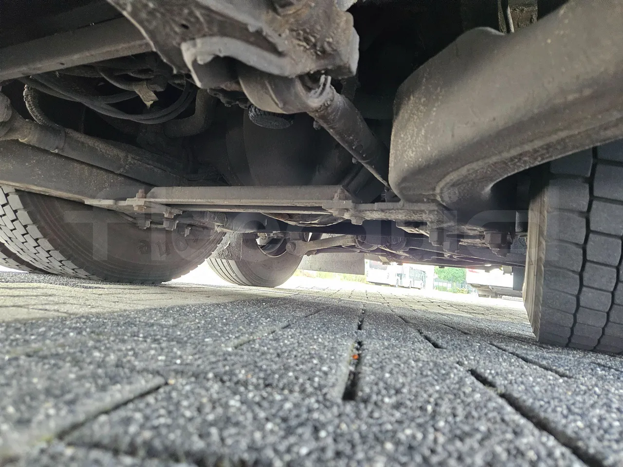 Setra S517 410 03 -EUR6-315kW -13.94m - differential photo