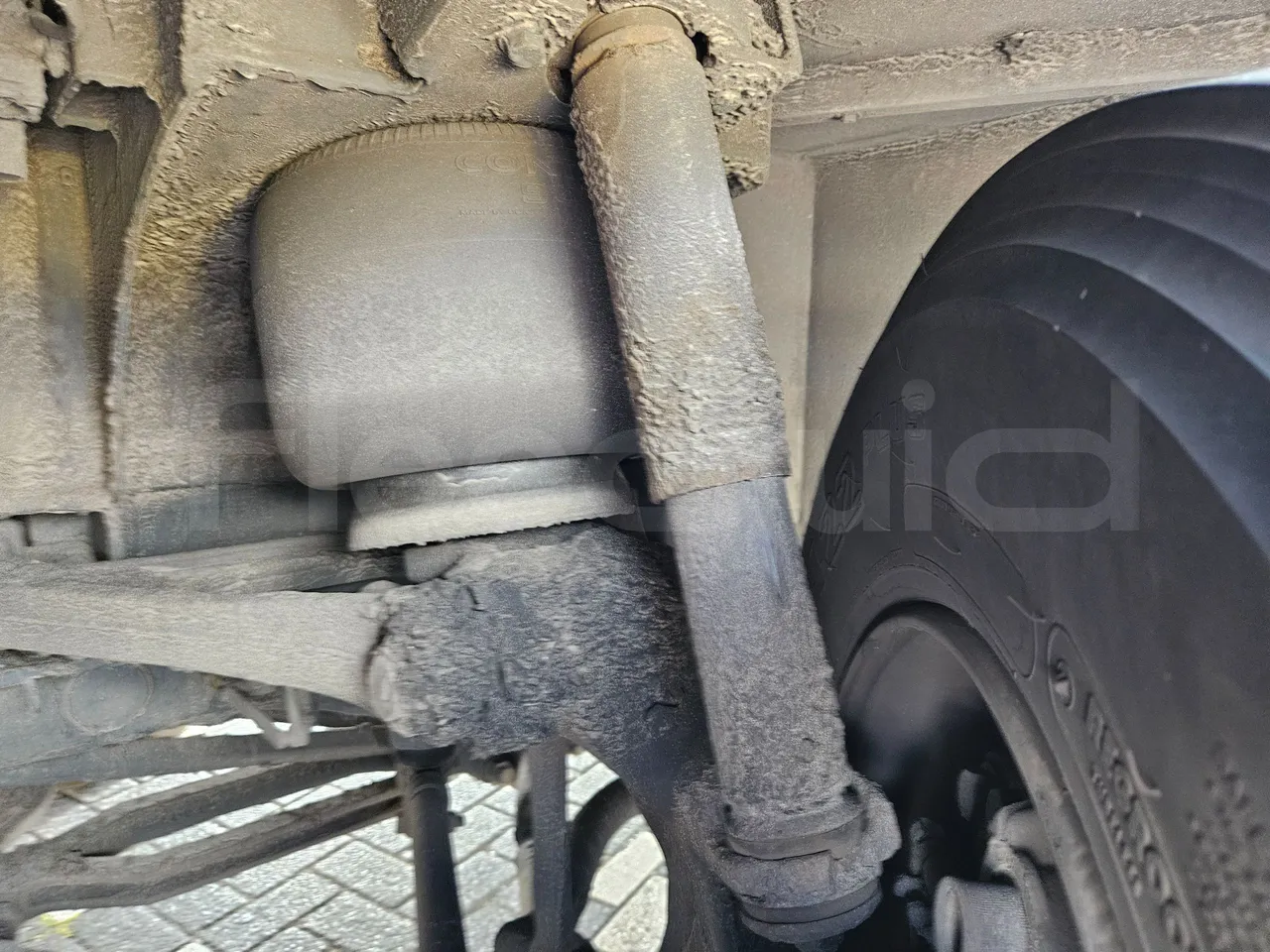 Setra S517 410 03 -EUR6-315kW -13.94m - front shock absorbers left