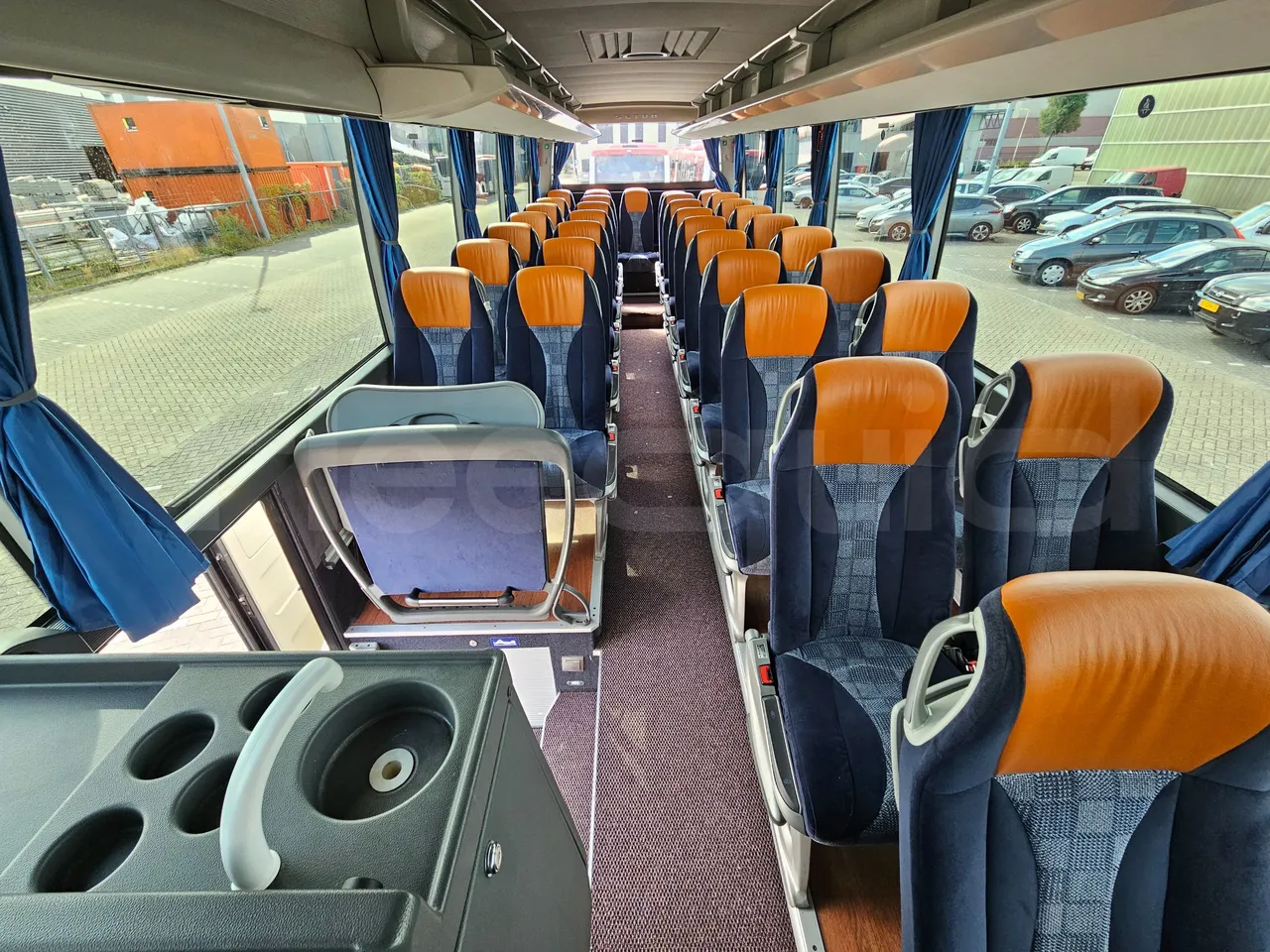 Setra S517 410 03 -EUR6-315kW -13.94m - reverse view middle aisle