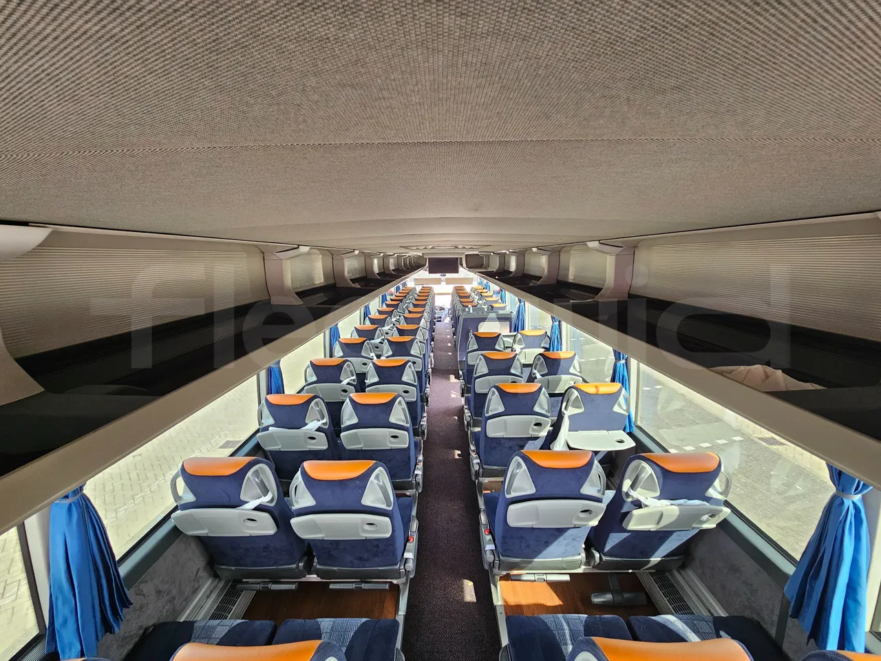 Setra S517 410 03 -EUR6-315kW -13.94m - overhead compartments photo