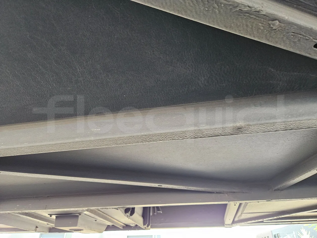 Setra S517 410 03 -EUR6-315kW -13.94m - central undercarriage photo