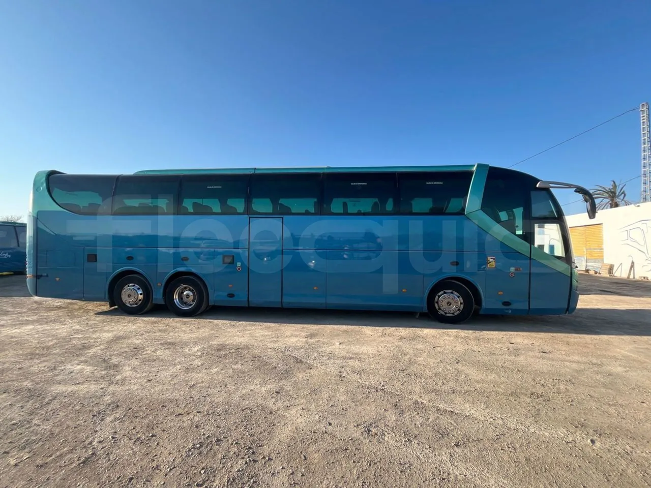 Man Noge TITANIUM - Euro4 - 353kW - 13.980mt - 3/4 right front doors open