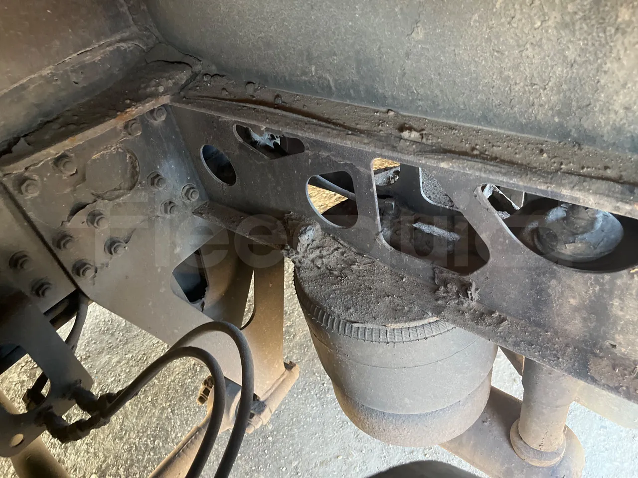 Man Noge TITANIUM - Euro4 - 353kW - 13.980mt - axel 3 caliper brakes right