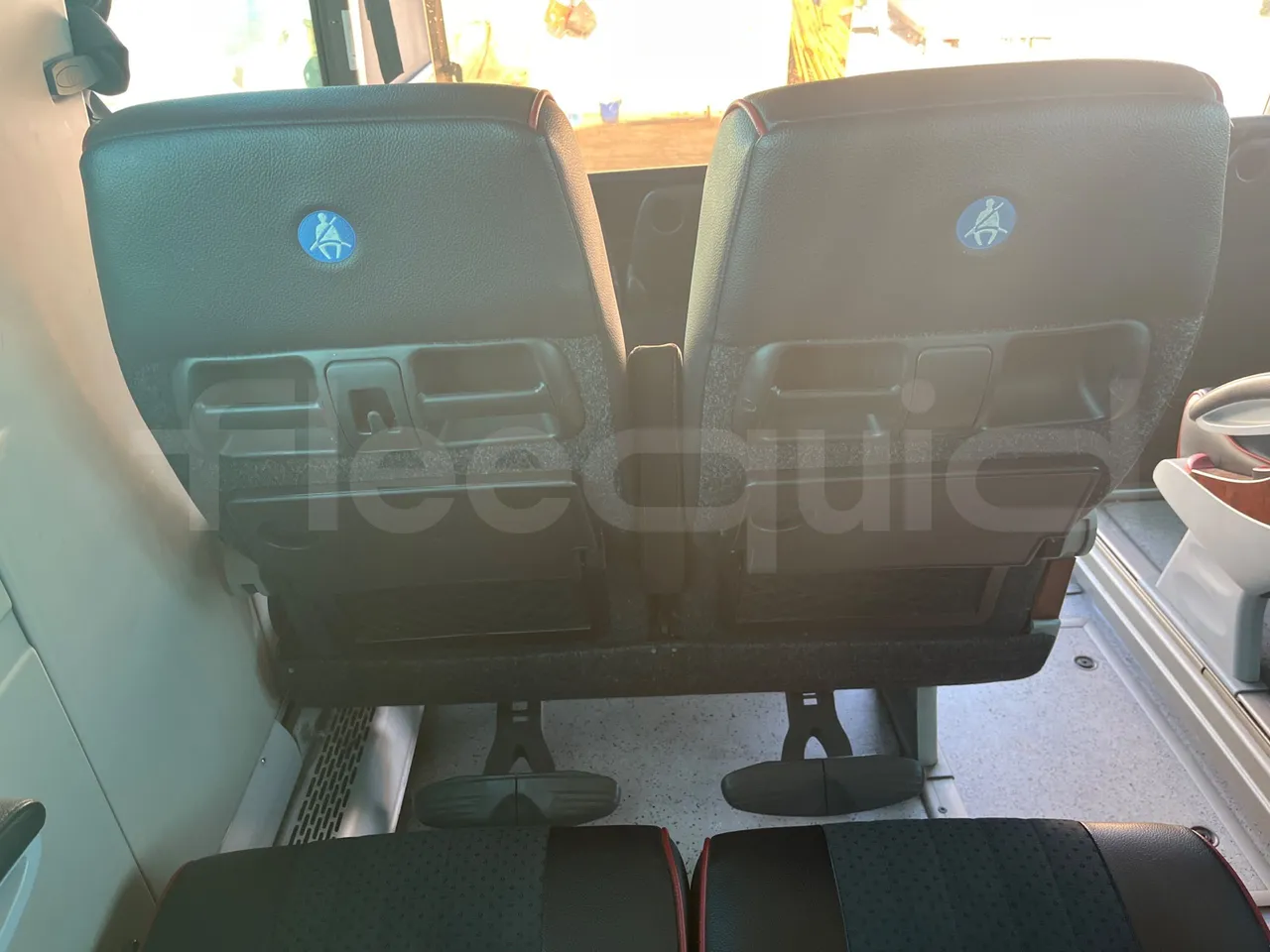 Man Noge TITANIUM - Euro4 - 353kW - 13.980mt - usb charging detail