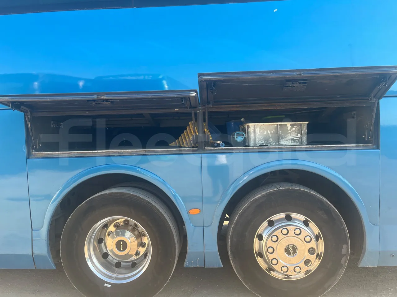 Man Noge TITANIUM - Euro4 - 353kW - 13.980mt - external compartments photo