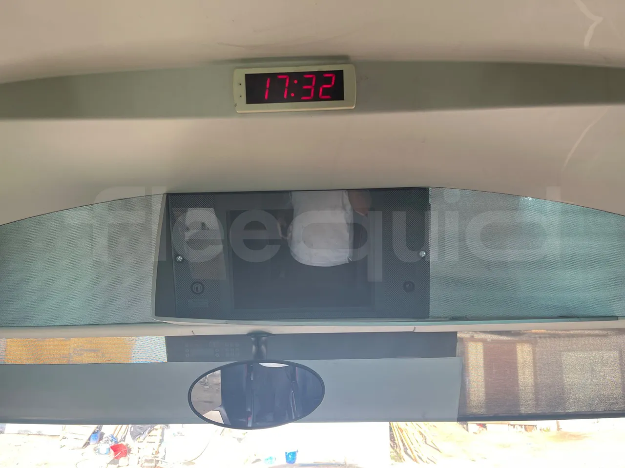 Man Noge TITANIUM - Euro4 - 353kW - 13.980mt - monitor detail photo