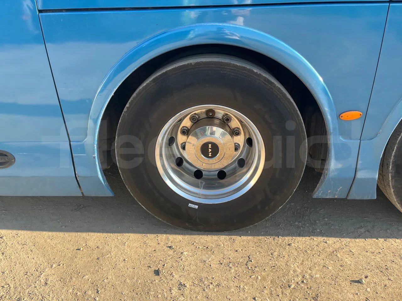 Man Noge TITANIUM - Euro4 - 353kW - 13.980mt - tread condition second axle tires right