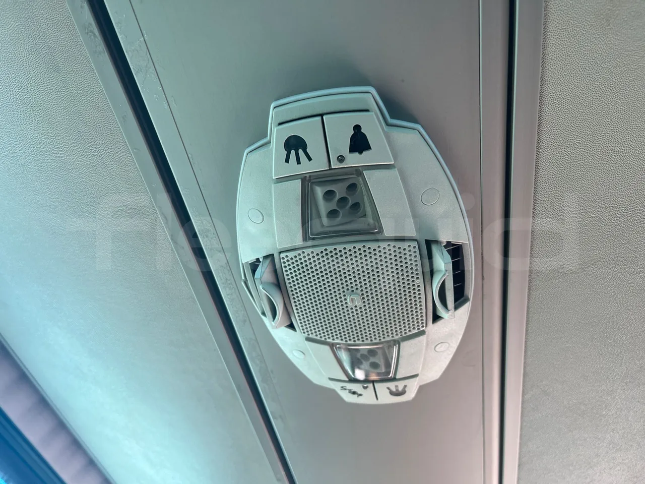 Man Noge TITANIUM - Euro4 - 353kW - 13.980mt - power outlets detail