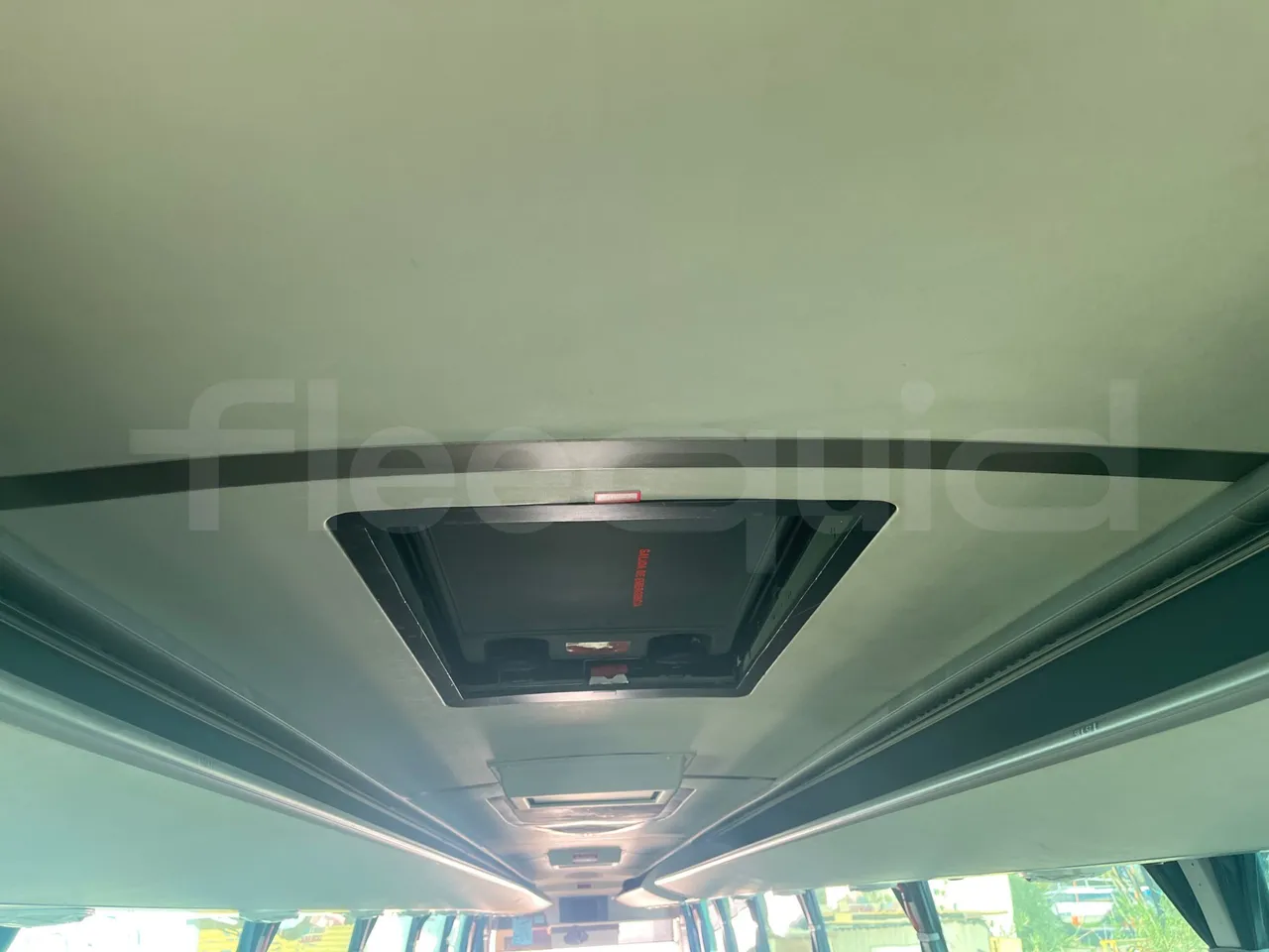 Man Noge TITANIUM - Euro4 - 353kW - 13.980mt - overhead compartments photo