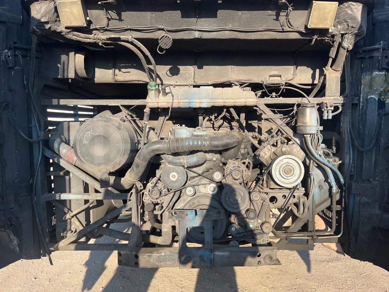 Man Noge TITANIUM - Euro4 - 353kW - 13.980mt - rear hatch open