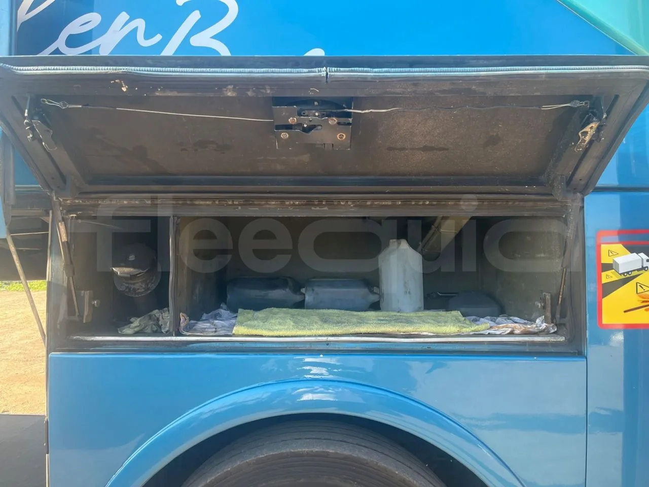 Man Noge TITANIUM - Euro4 - 353kW - 13.980mt - right side doors closed