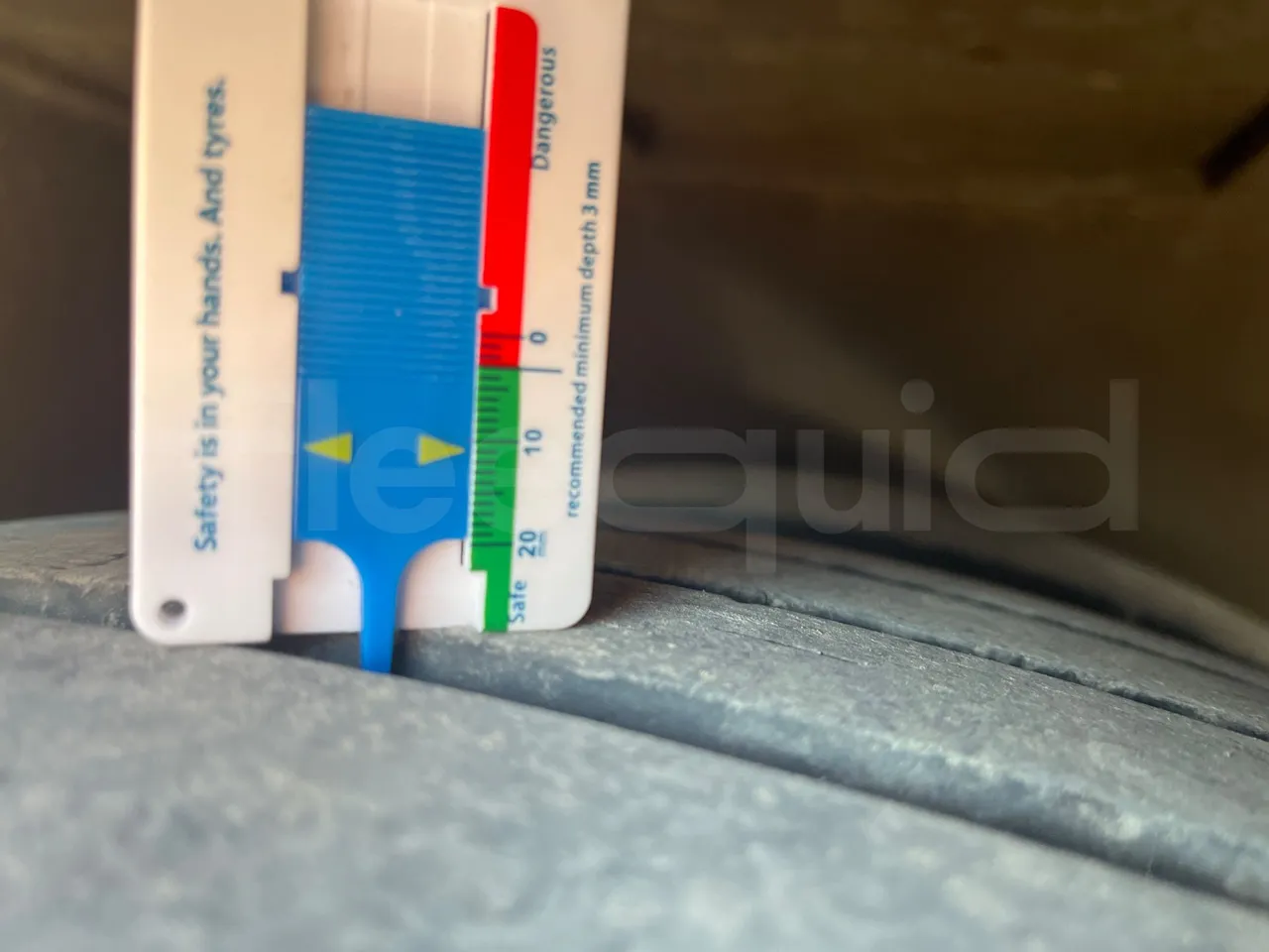 Man Noge TITANIUM - Euro4 - 353kW - 13.980mt - front left tire measurements