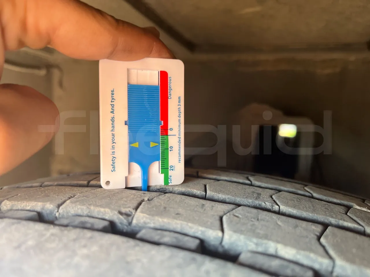 Man Noge TITANIUM - Euro4 - 353kW - 13.980mt - rear left tire photo