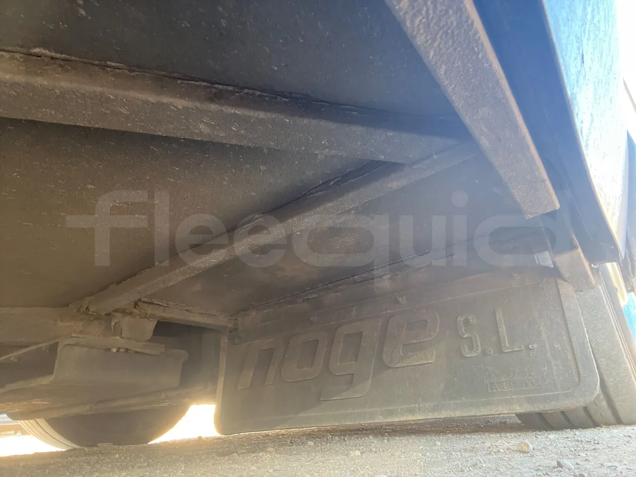 Man Noge TITANIUM - Euro4 - 353kW - 13.980mt - front axle right side